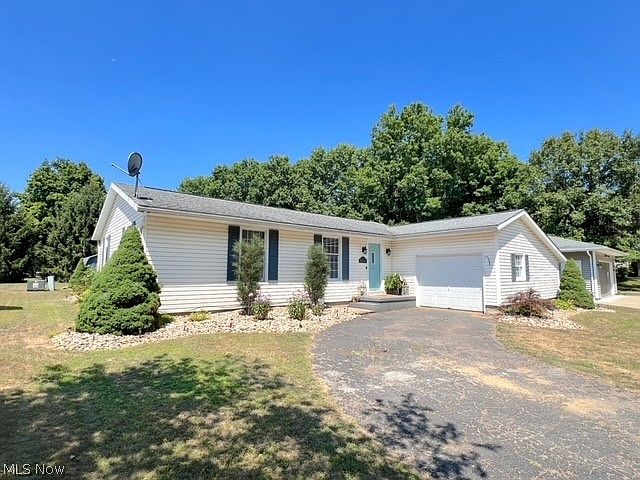 1st image of 1412 Walden Ct SW