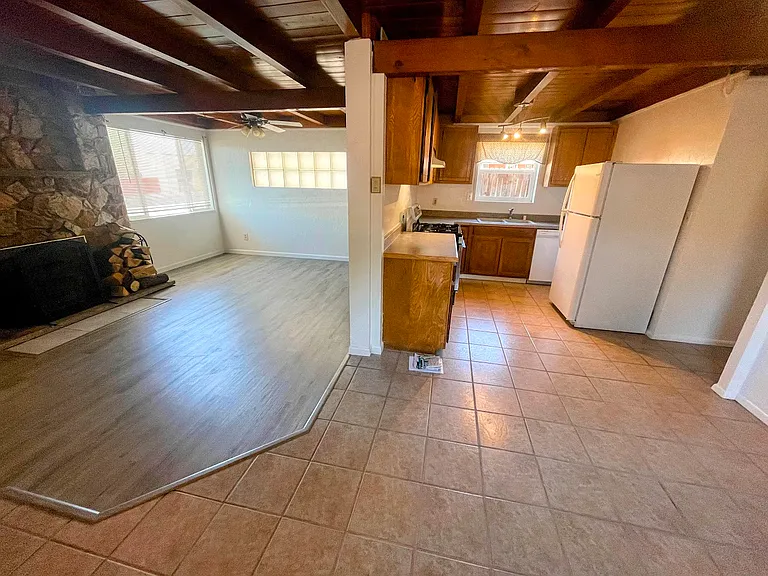 314 S Main Ave — Photo 4