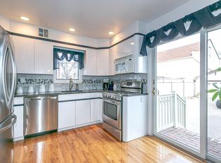 252 Maple Pl FLOOR 1, Mineola, NY 11501