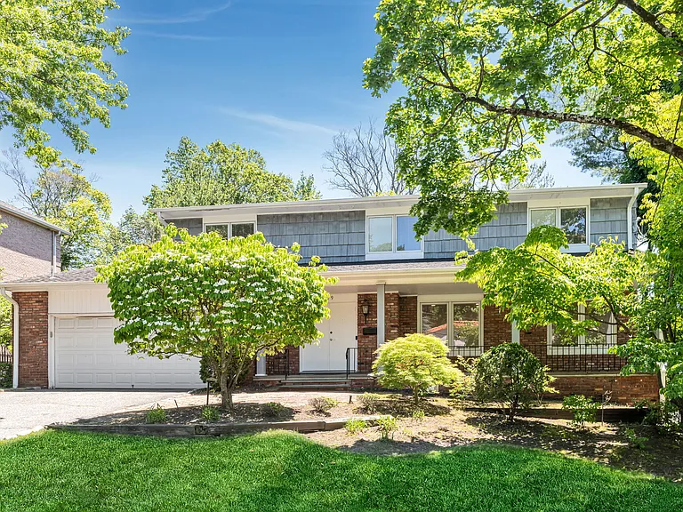 439 Summit St — Photo 2