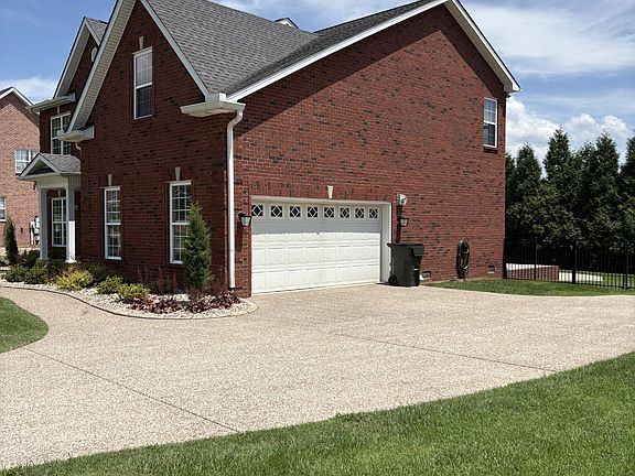 2nd image of 1013 Notting Hill Dr