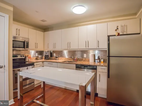 219-29 S 18th St #626, Philadelphia, PA 19103