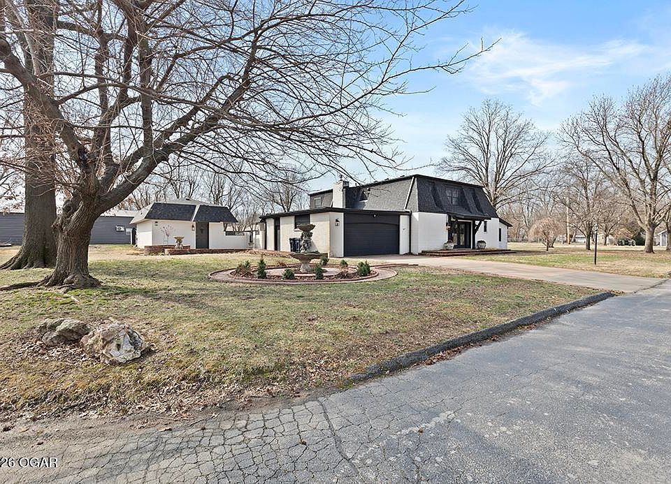 1st image of 606 Meadowmere St