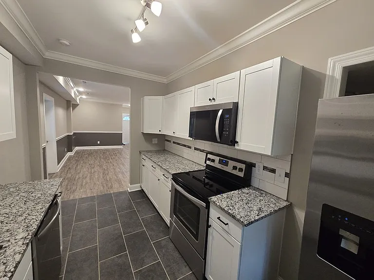 545 Lakeview Dr #B — Photo 1