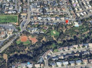 961 Woodlake Dr, Cardiff, CA 92007