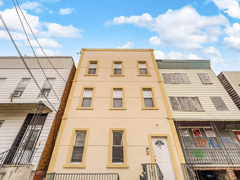 195 Webster Ave #3 — Photo 11