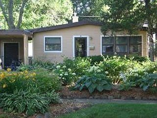1st image of 1822 E Liberty Dr