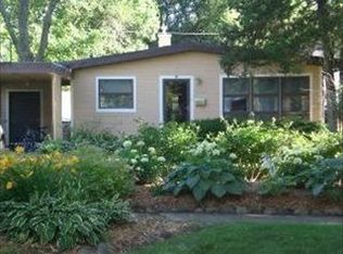 1822 E Liberty Dr, Wheaton, IL 60187