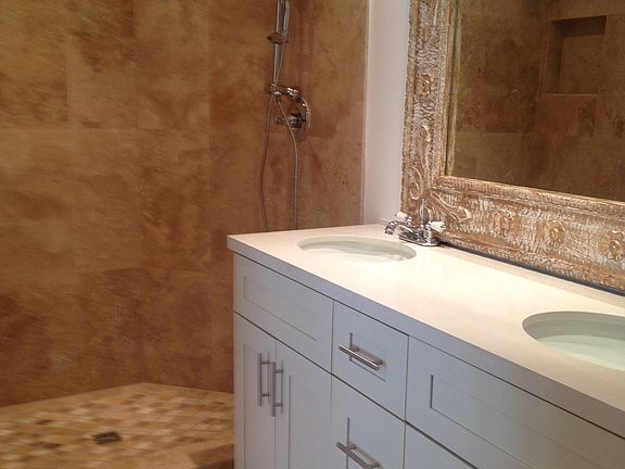 5th image of 2458 Abaco Ave