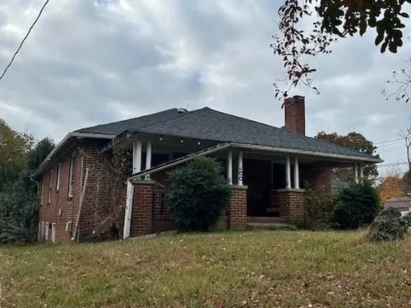 400 E 28th St, Winston Salem, NC 27105