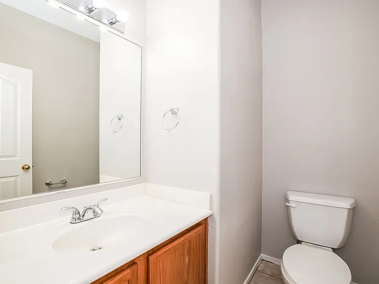 2413 W Chipman Rd — Photo 16