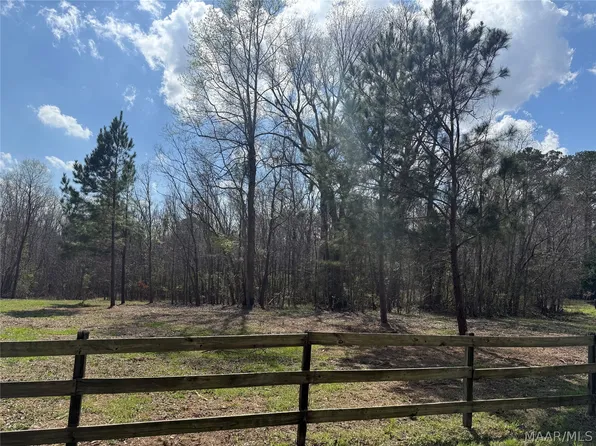 212 Hunter Trl, Pike Road, AL 36064
