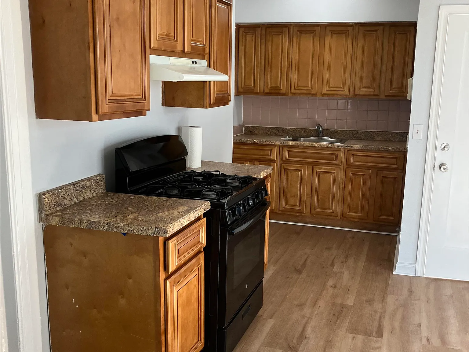 2 bed, 1.0 bath, 1100 sqft, $1,750 — Photo 4