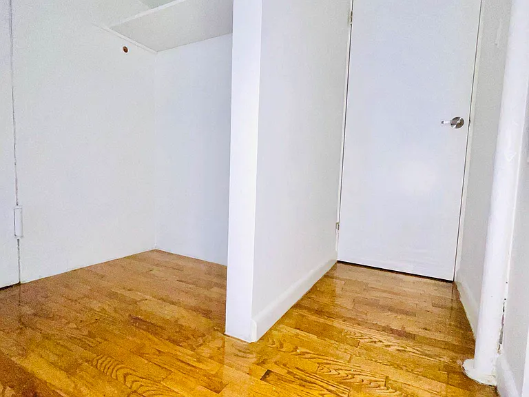 319 E 91st St #10 — Photo 9