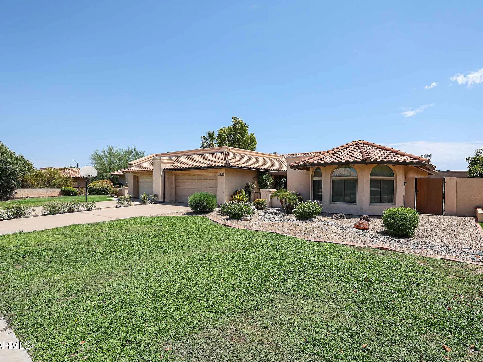 3 bed, 2.0 bath, 1773 sqft, $2,450 — Photo 2