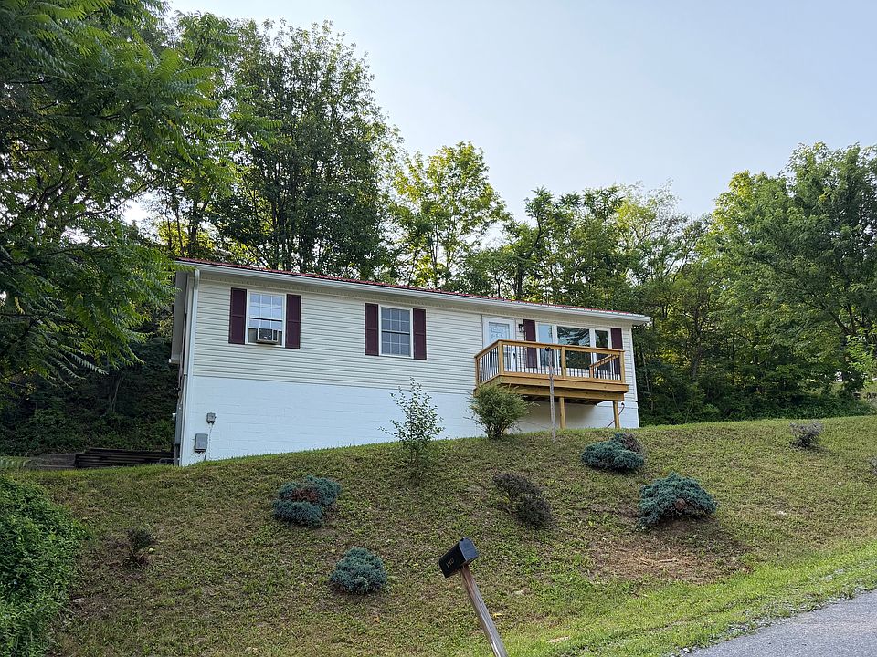 1st image of 11024 Highland Estates Dr NE #1