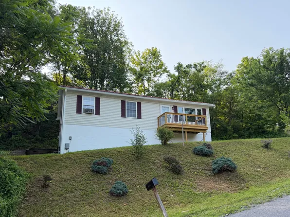 11024 Highland Estates Dr NE, Cumberland, MD 21502