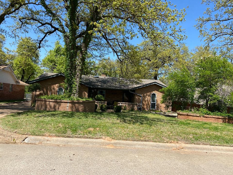 1st image of 8121 NW 20th Ter