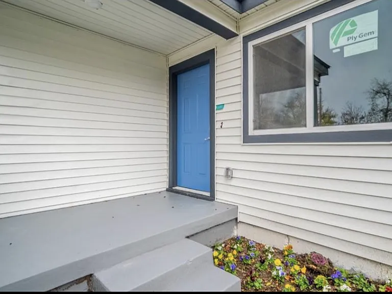 1819 Edna St — Photo 2