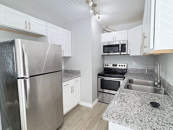 2nd image of 4541 Contour Blvd APT 4