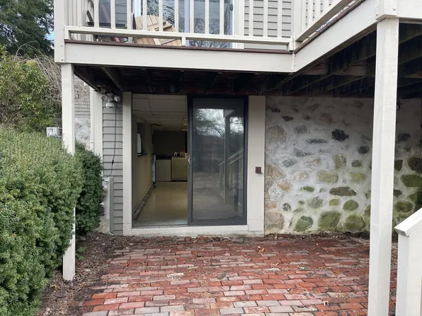 578 Marrett Rd #B, Lexington, MA 02421