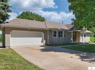 2200 Joyce Cir, Bellevue, NE 68005