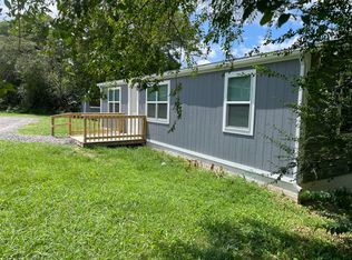 224 Gliden St, Athens, TN 37303