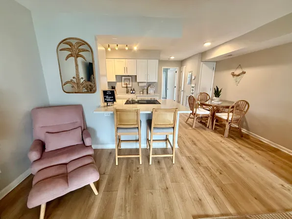 1801 Canal Dr, Carolina Beach, NC