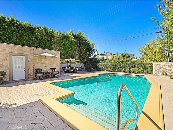 2nd image of 4313 Rhodes Studio Ctr