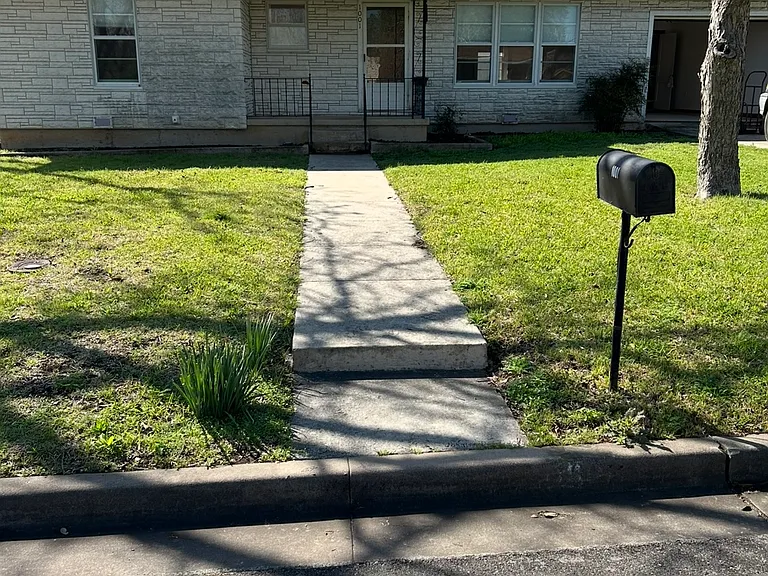 1001 Randall St — Photo 9