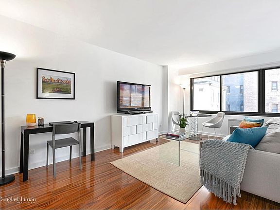3rd image of 201 W 21st St APT 4B