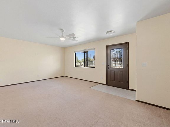 5th image of 182 S Cottontail Dr