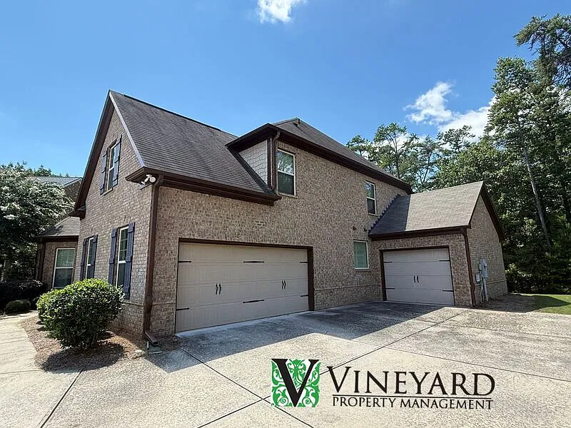 4 bed, 3.5 bath, 3463 sqft, $3,550 — Photo 3