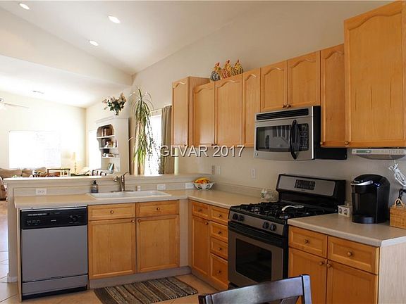 5th image of 476 Garrafon Bay St