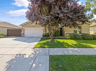 2955 W Perez Ave, Visalia, CA