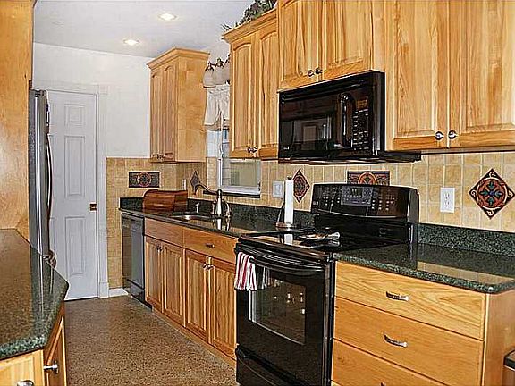 3rd image of 8317 40th Ave N