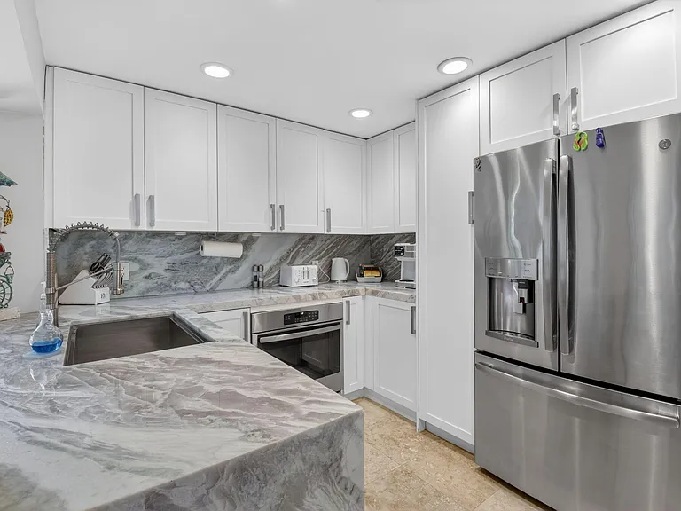 122 Andrews Ave — Photo 21