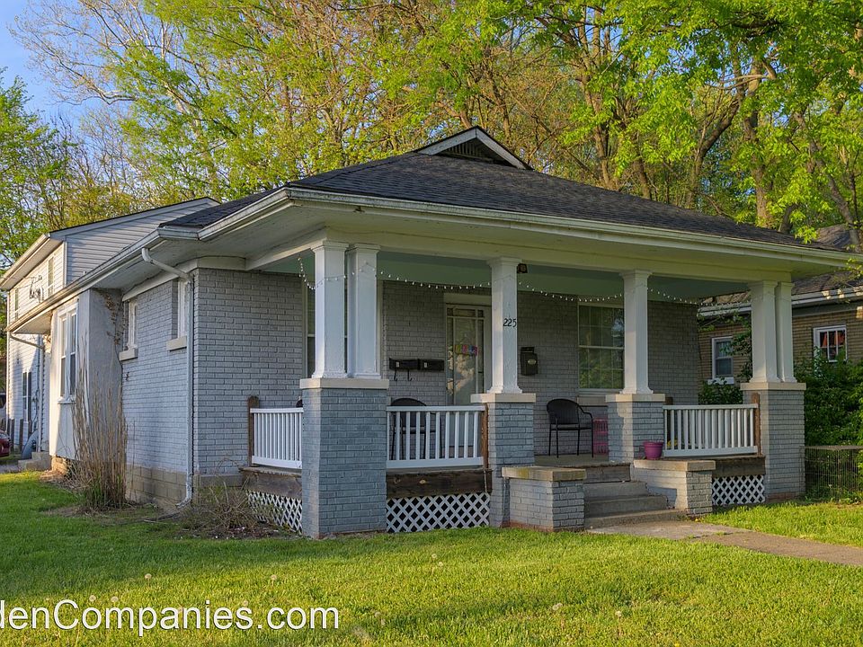 1st image of 225A Waller Ave
