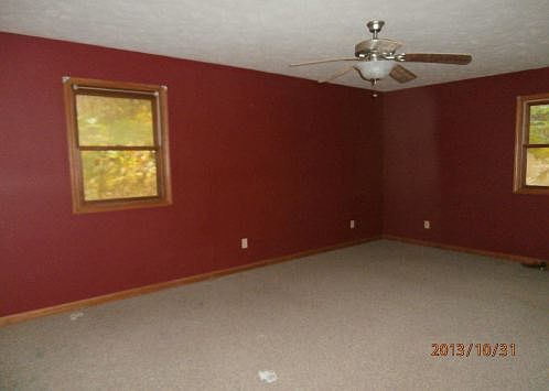 5th image of 909 S Dogwood Ln