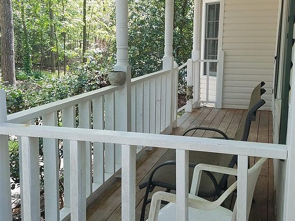 2nd image of 2933 Skyland Dr