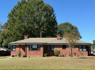 902 S 8th St, Lillington, NC 27546