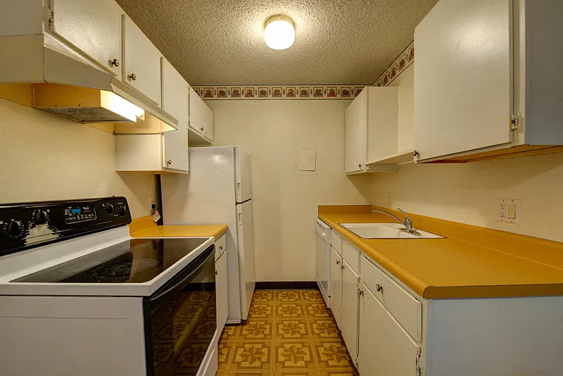 3393 Madison Ave W130 — Photo 2