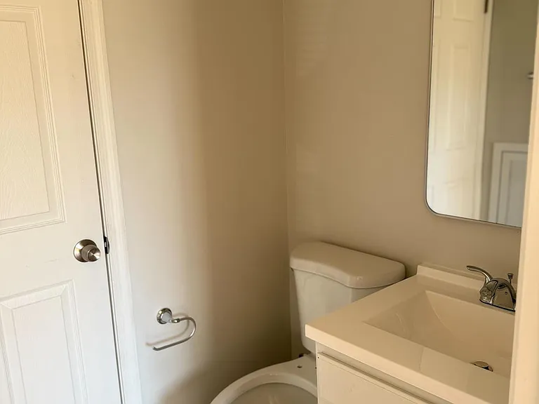 2401 W Rosecroft Village Cir — Photo 8