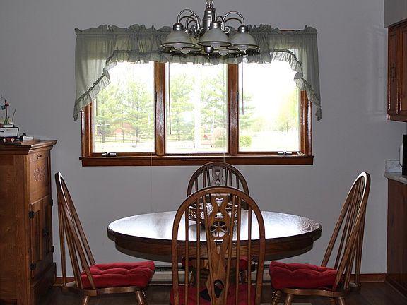 5th image of 1666 Weiss Ave