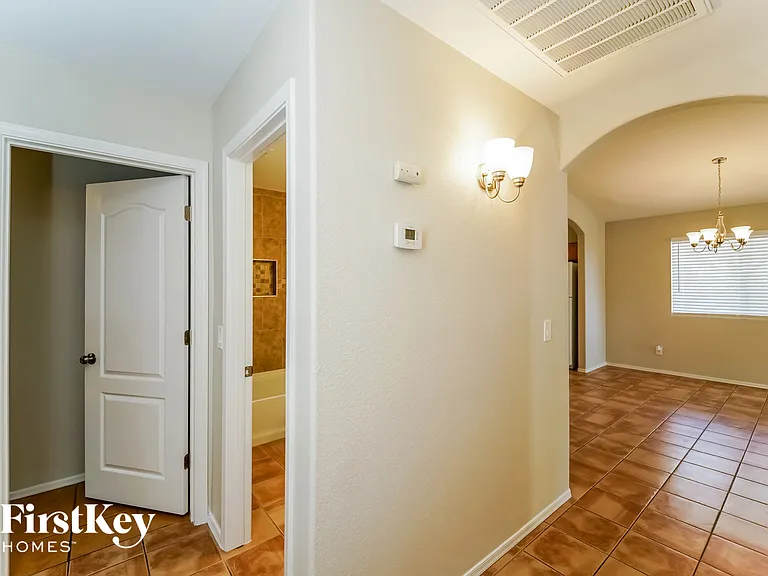 2530 W Cezanne Cir — Photo 14