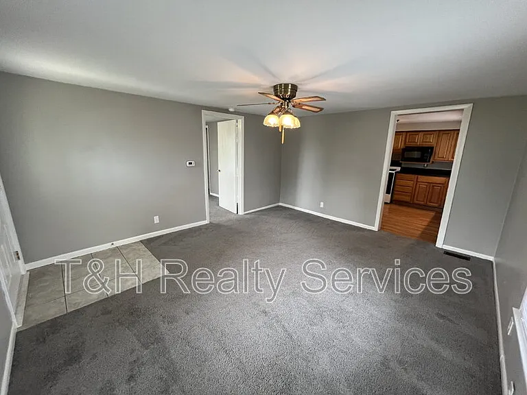 1008 E Wheeler St — Photo 3