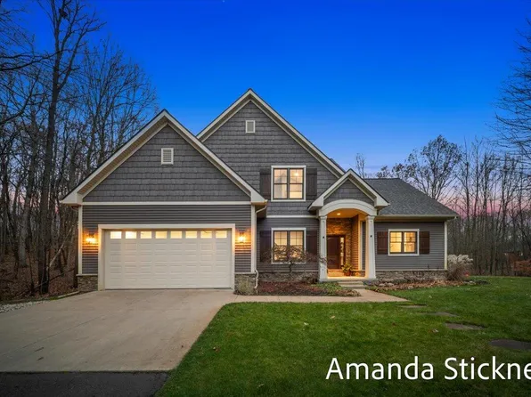 1823 Starr View Ln, Middleville, MI 49333