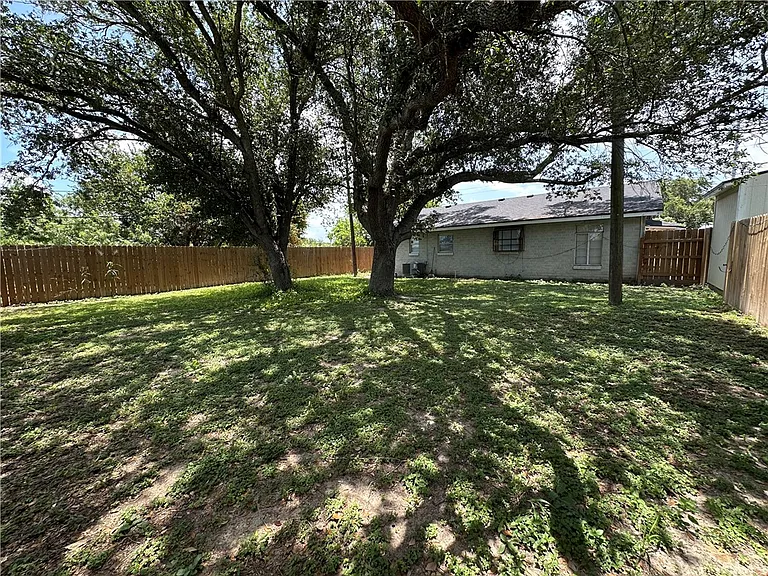 11150 Interstate Highway 37 #B — Photo 23