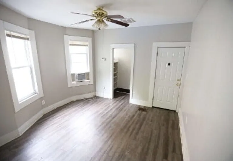 437 Eastern Ave SE #3 — Photo 2