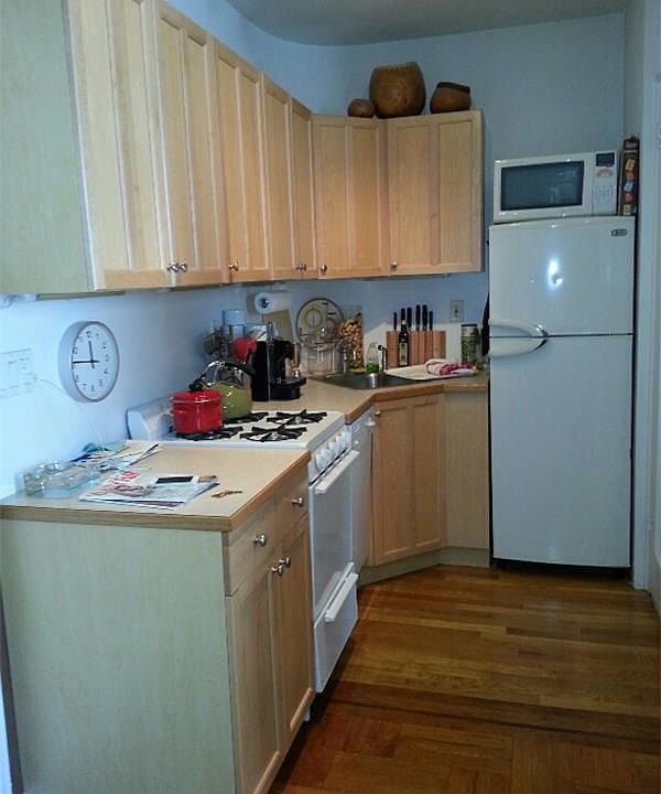 2nd image of 208 E 28th St APT 6C